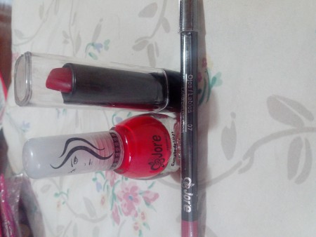  ESMALTE+DELINEADOR+LABIAL TODO POR 1000